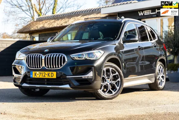 SDrive20i Nedcar Edition Panoramadak I Leder I Sportstoelen I Head Up I Camera I Led I Trekhaak I BTW
