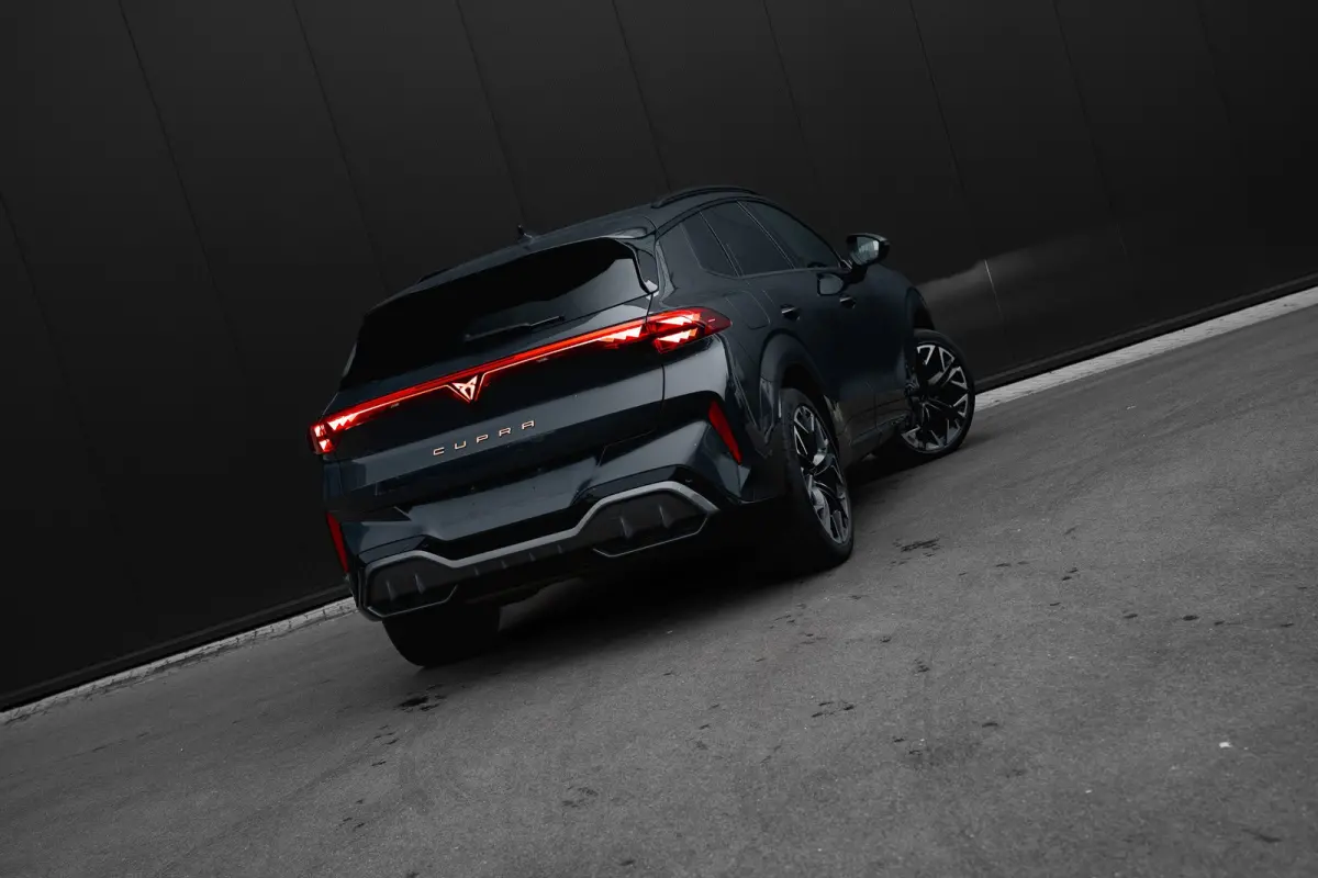 1.5 TSI e-Hybrid 272pk VZ Performance | Garantie t/m 2030 | Panoramadak | Trekhaak | 360 Camera | Sennheiser | 20"