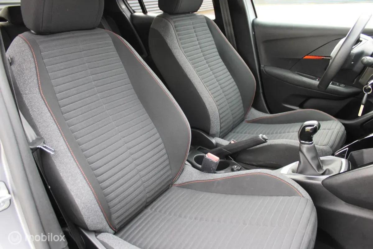 1.2 PureTech Active Pack, Pdc, Navi, Cruise, App connect, Airco, 16 inch Lmv.