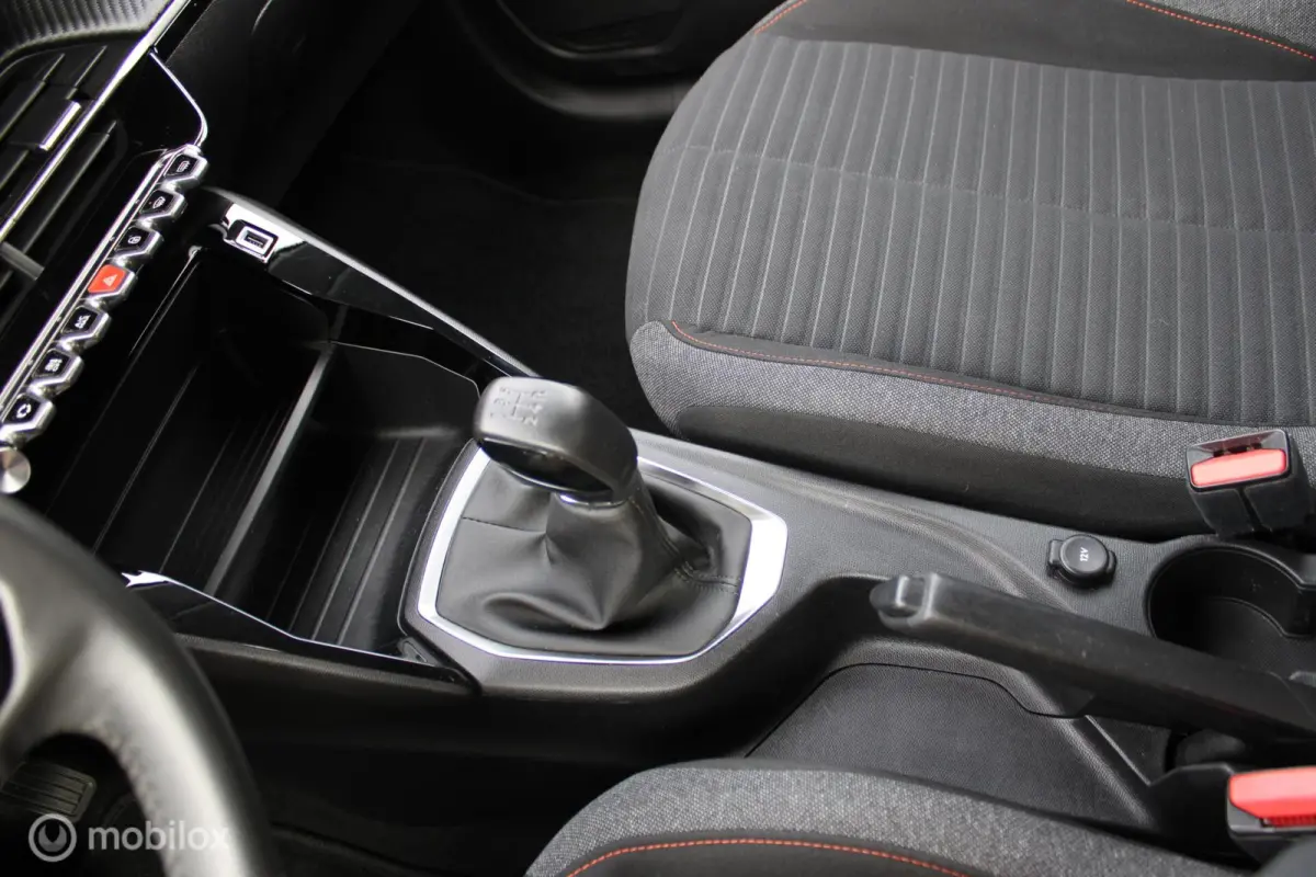 1.2 PureTech Active Pack, Pdc, Navi, Cruise, App connect, Airco, 16 inch Lmv.