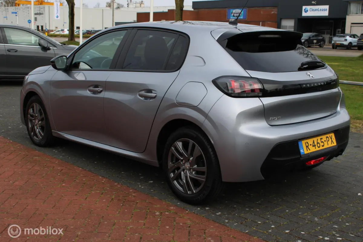 1.2 PureTech Active Pack, Pdc, Navi, Cruise, App connect, Airco, 16 inch Lmv.