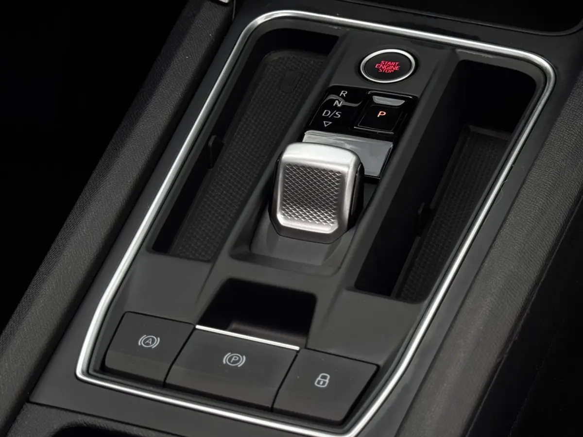 1.5 eTSI FR Business Intense 150 PK | Schuif-Kantel Dak | NL-Auto | Camera | Beats Audio | Virtual Cockpit
