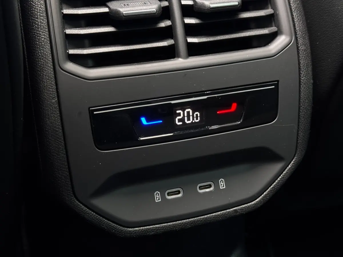 1.5 eTSI FR Business Intense 150 PK | Schuif-Kantel Dak | NL-Auto | Camera | Beats Audio | Virtual Cockpit