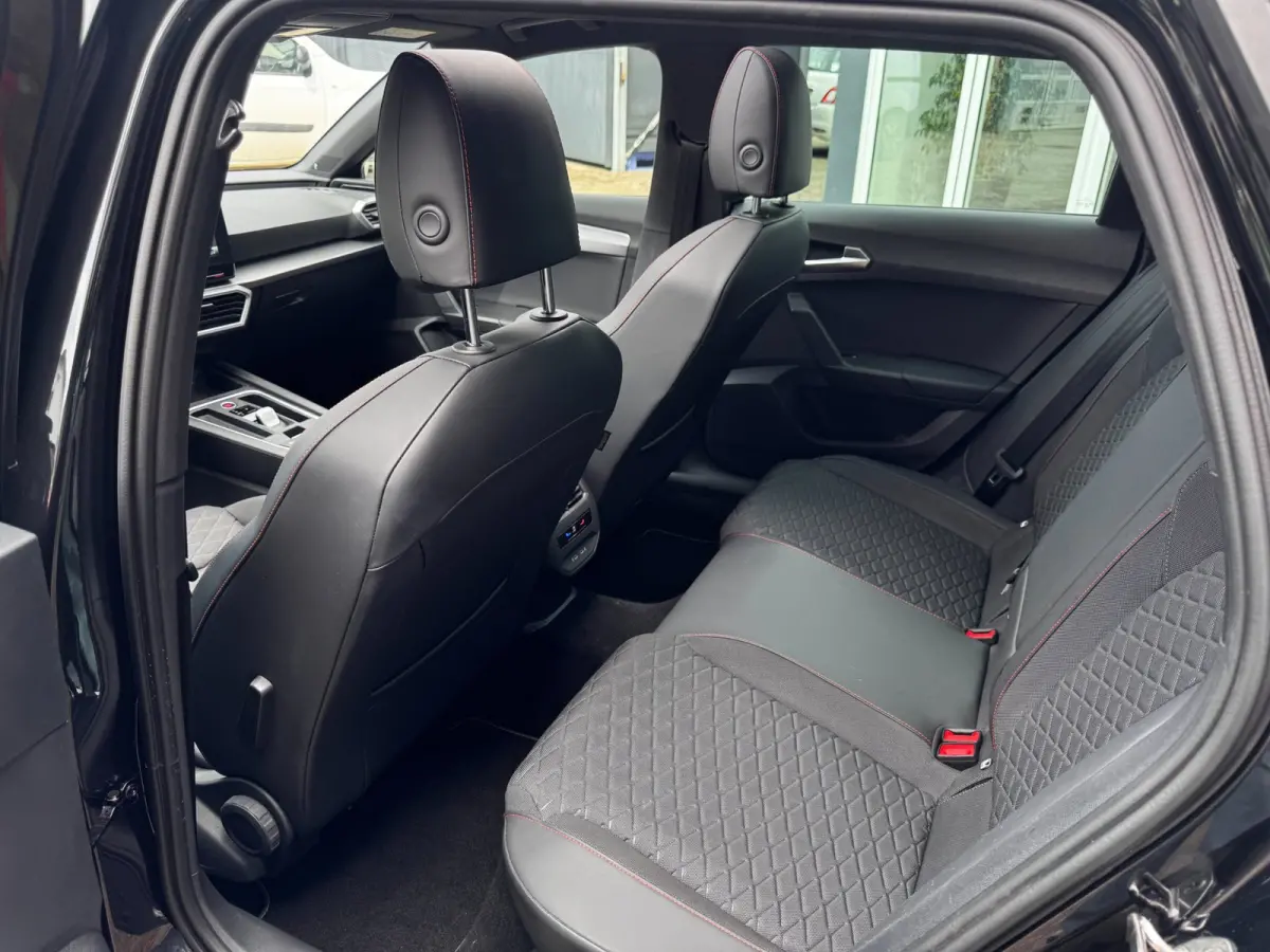1.5 eTSI FR Business Intense 150 PK | Schuif-Kantel Dak | NL-Auto | Camera | Beats Audio | Virtual Cockpit