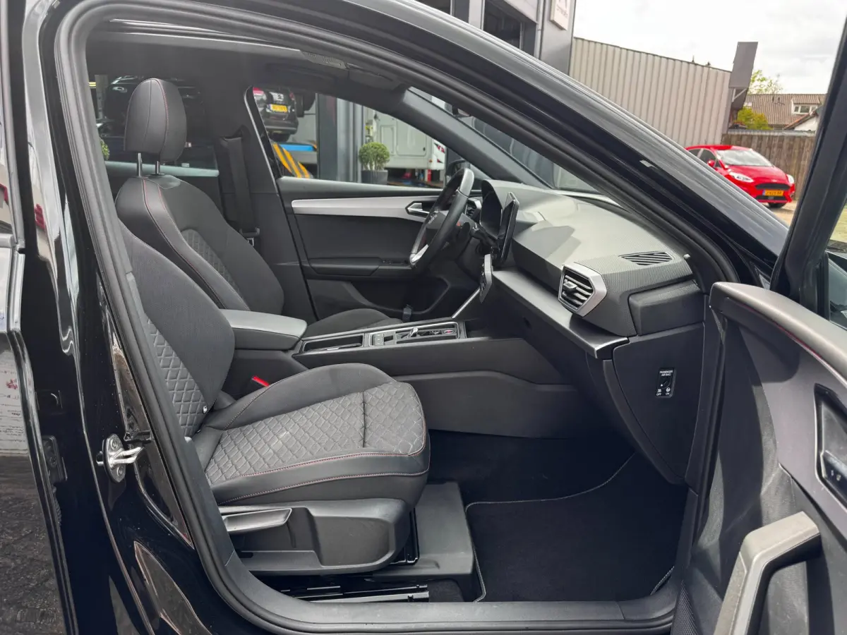 1.5 eTSI FR Business Intense 150 PK | Schuif-Kantel Dak | NL-Auto | Camera | Beats Audio | Virtual Cockpit