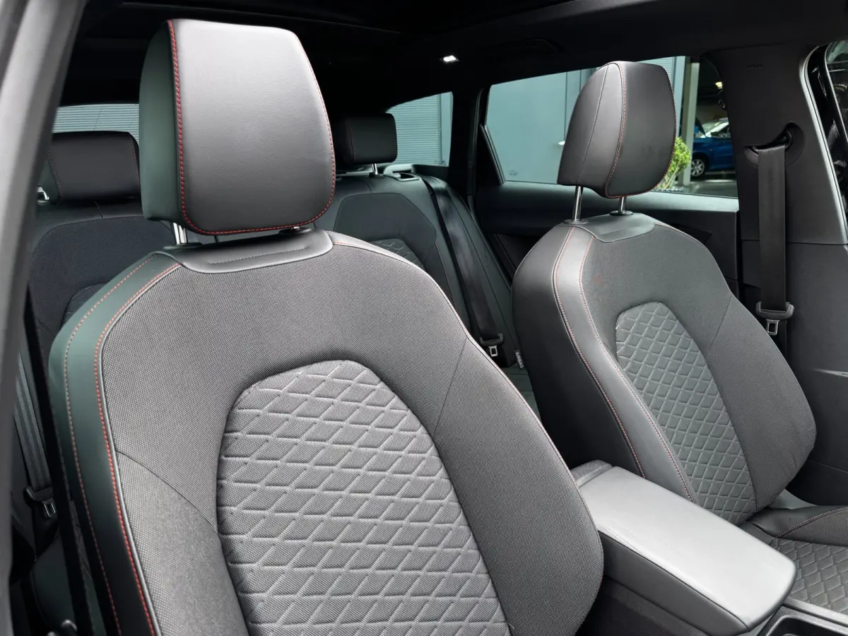 1.5 eTSI FR Business Intense 150 PK | Schuif-Kantel Dak | NL-Auto | Camera | Beats Audio | Virtual Cockpit