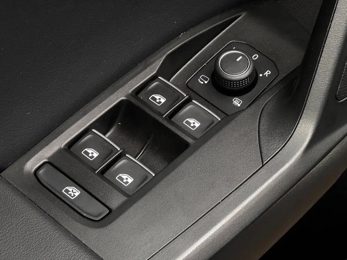 1.5 eTSI FR Business Intense 150 PK | Schuif-Kantel Dak | NL-Auto | Camera | Beats Audio | Virtual Cockpit