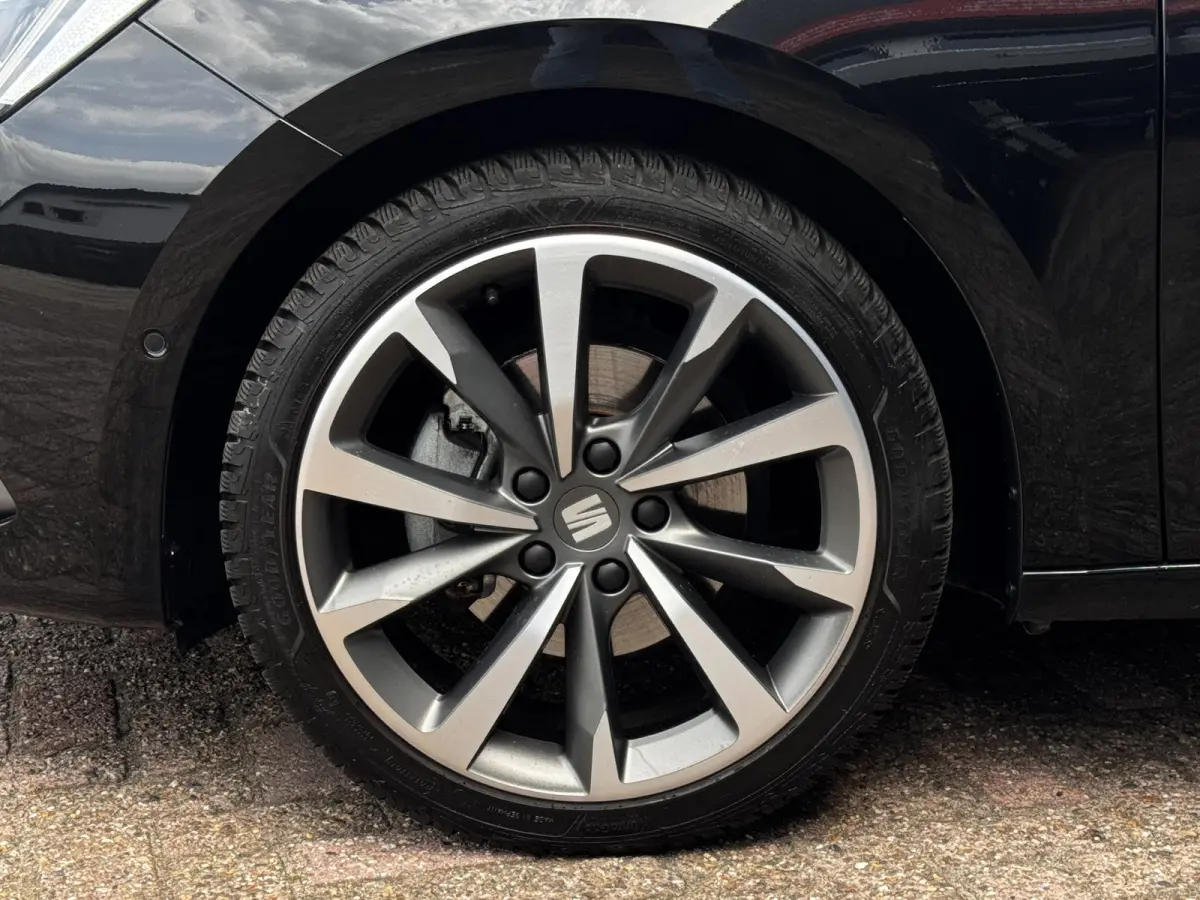 1.5 eTSI FR Business Intense 150 PK | Schuif-Kantel Dak | NL-Auto | Camera | Beats Audio | Virtual Cockpit