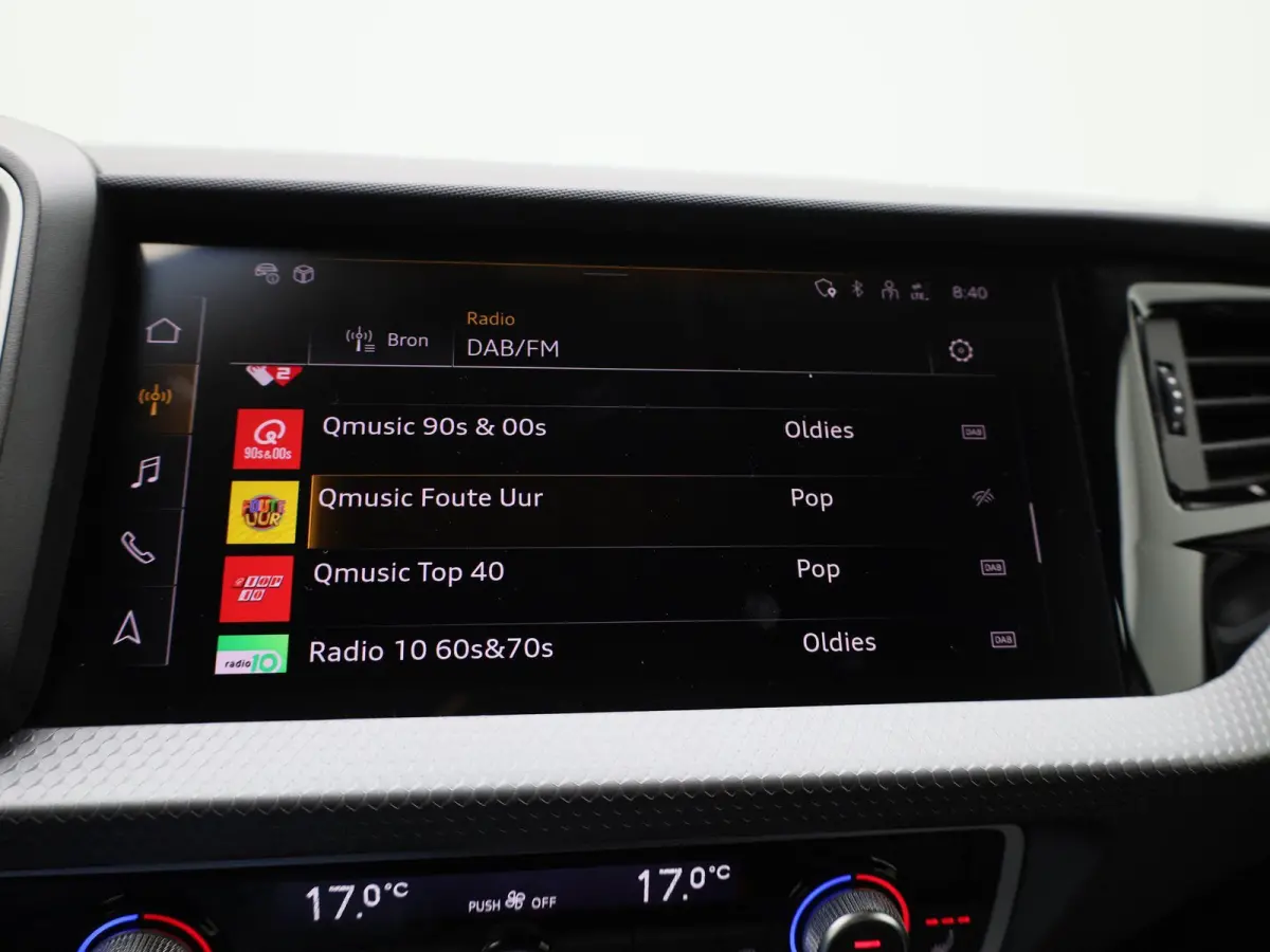 30 TFSI Advanced edition 116 PK l Adaptive cruise control l Navigatie l Climate control l Stoelverwarming l LED-koplampen l Apple Carplay / Android Auto l Privacy glas l Optiekpakket zwart p