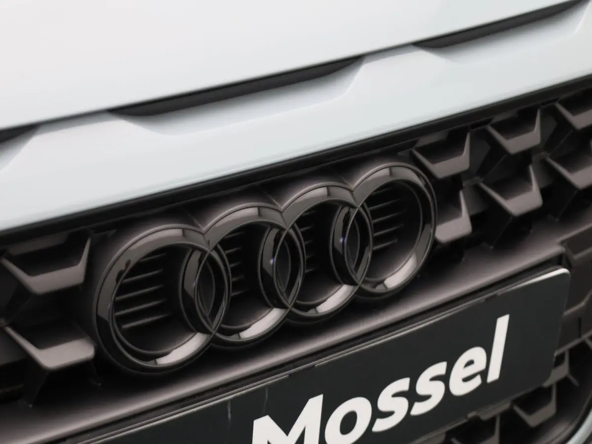 30 TFSI Advanced edition 116 PK l Adaptive cruise control l Navigatie l Climate control l Stoelverwarming l LED-koplampen l Apple Carplay / Android Auto l Privacy glas l Optiekpakket zwart p