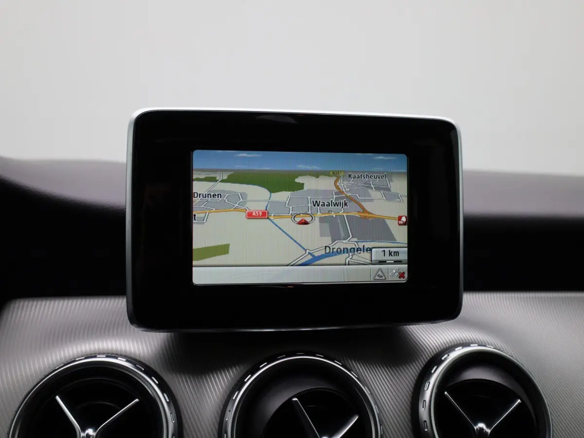 180 Ambition | Automaat | Navigatie | Airco | Bluetooth | Parkeersensoren |