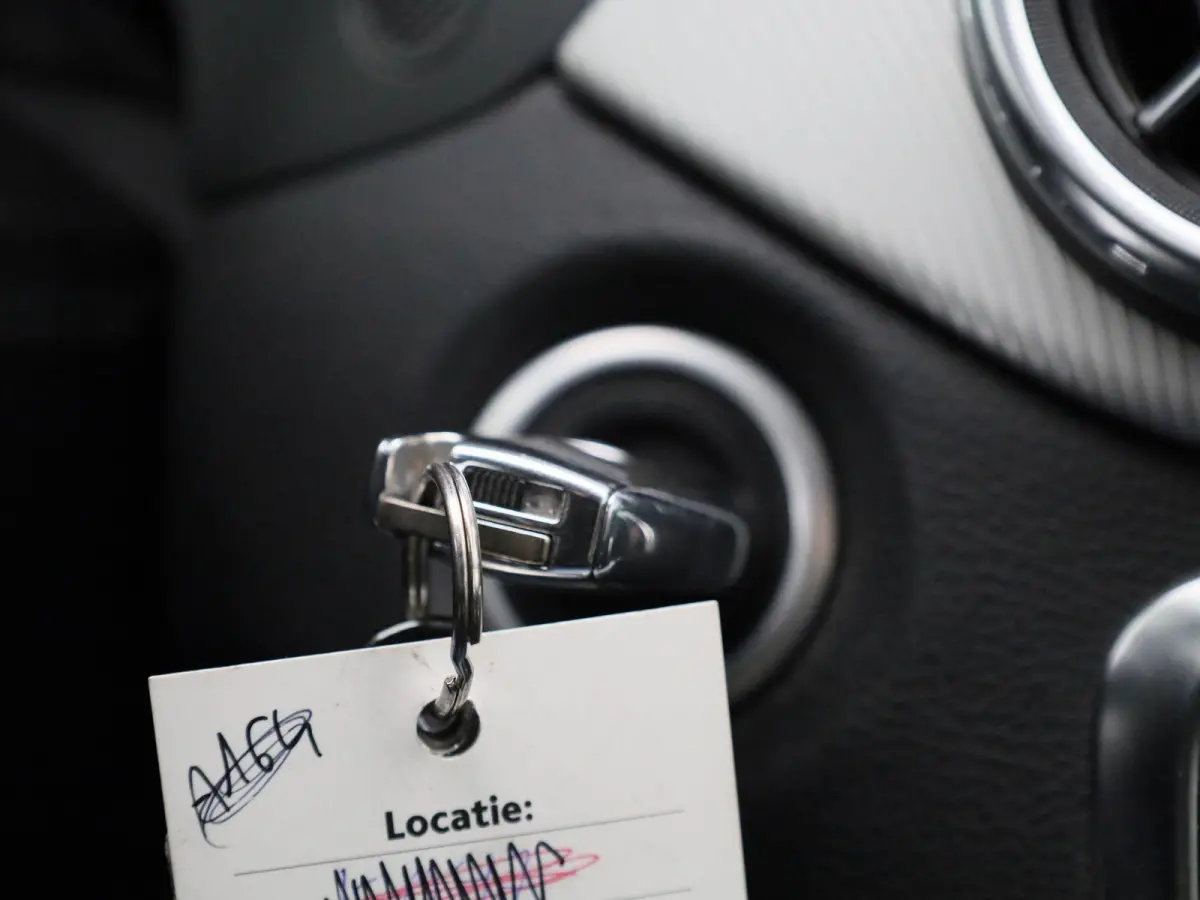 180 Ambition | Automaat | Navigatie | Airco | Bluetooth | Parkeersensoren |