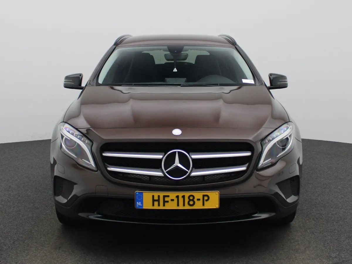 180 Ambition | Automaat | Navigatie | Airco | Bluetooth | Parkeersensoren |