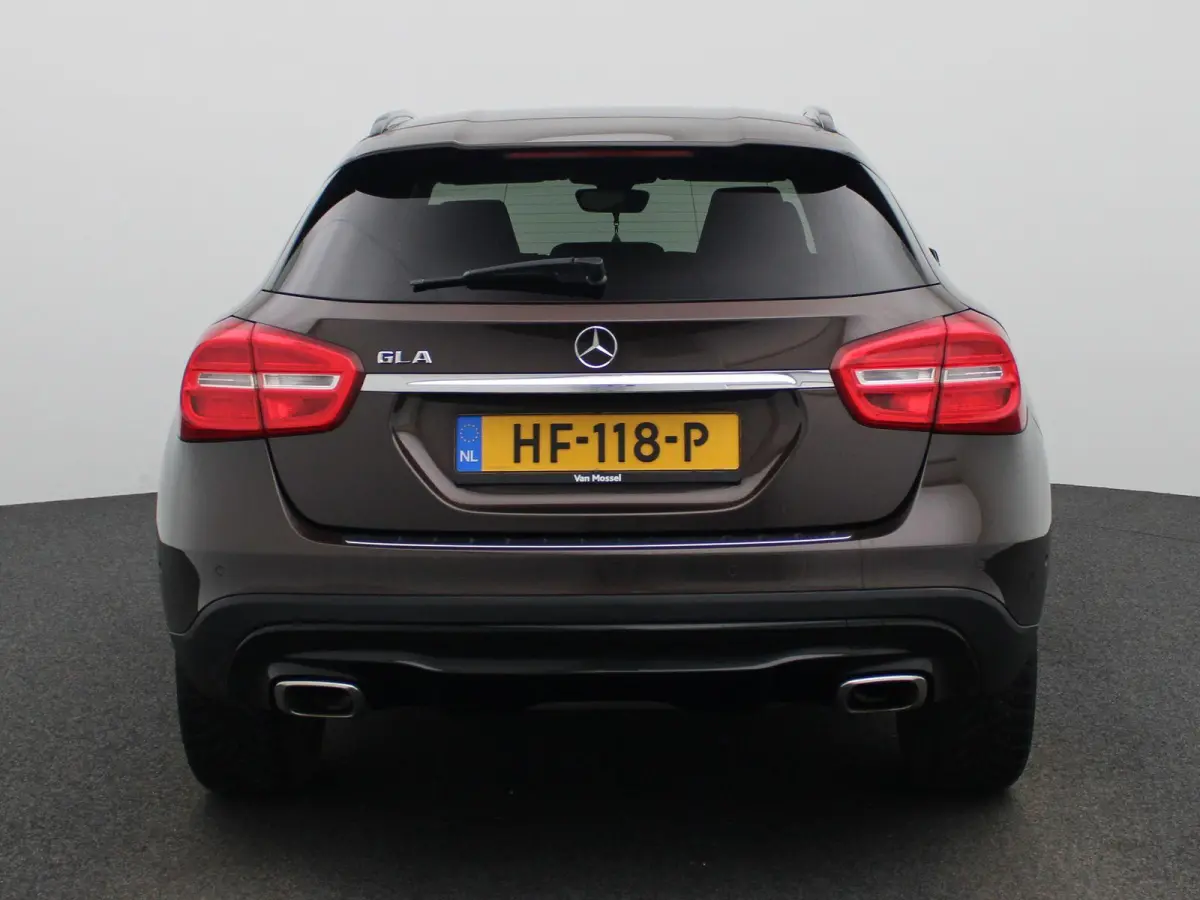 180 Ambition | Automaat | Navigatie | Airco | Bluetooth | Parkeersensoren |