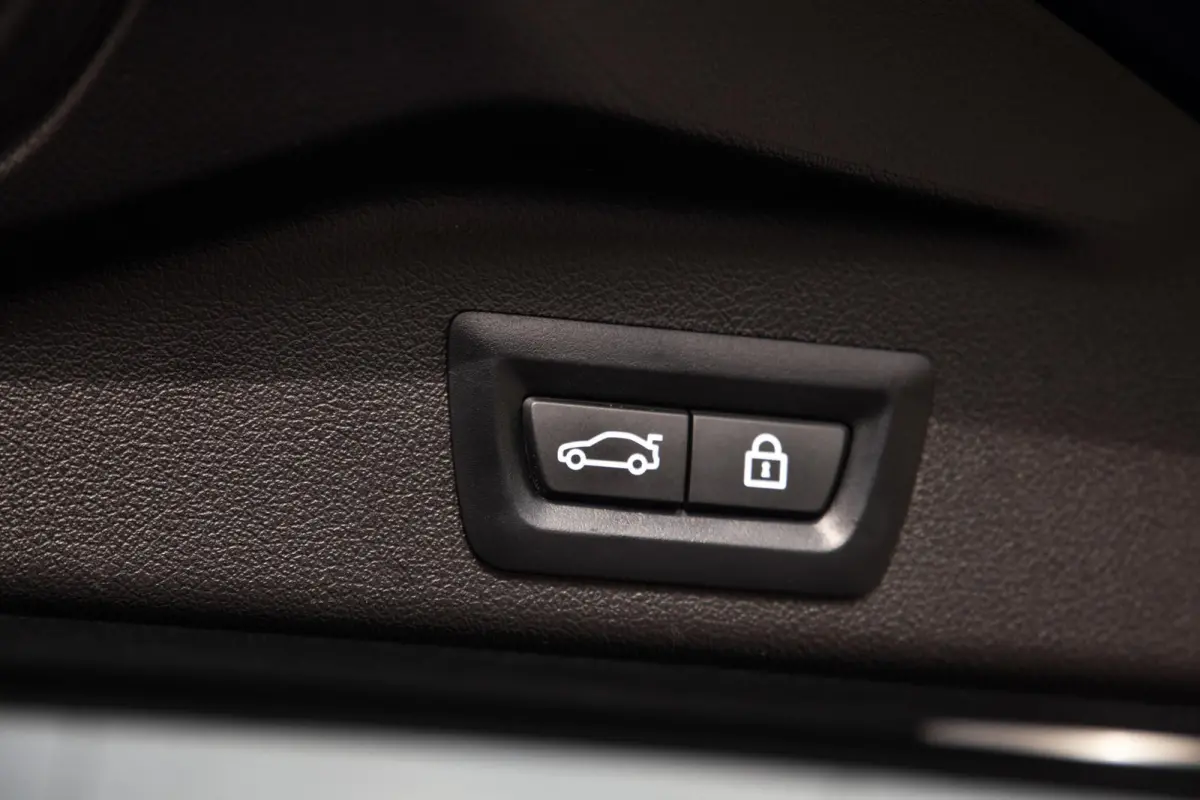 xDrive45e High Executive SKY LOUNGE / LASER / 4 WIELSTURING / DIMAND POOK / LEDER / MAXTON / M PAKKET