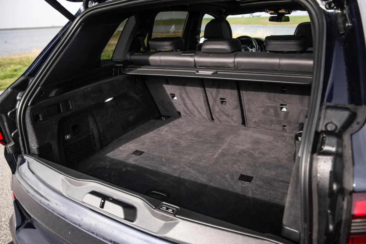 xDrive45e High Executive SKY LOUNGE / LASER / 4 WIELSTURING / DIMAND POOK / LEDER / MAXTON / M PAKKET