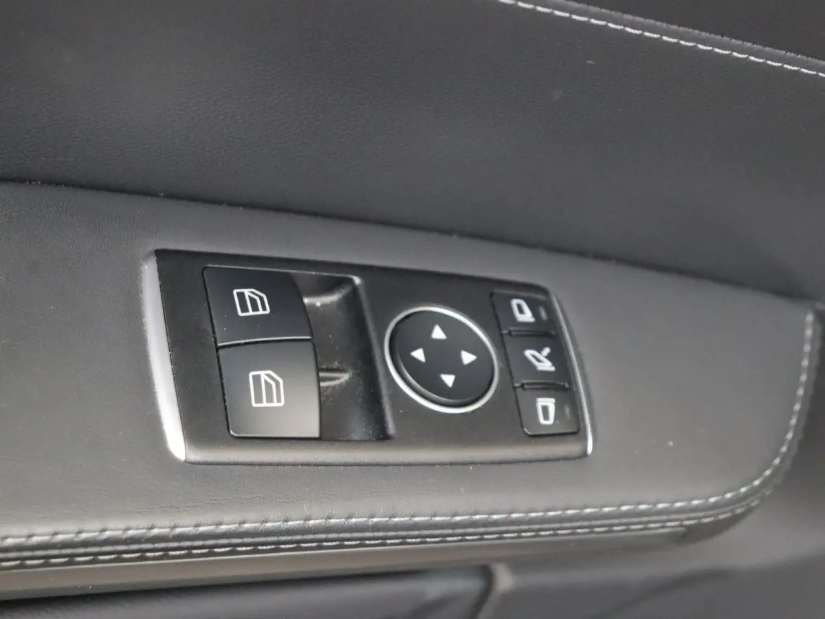 4.0 S Premium /Distronic /Memory /Digitale cockpit /Burmester /AMG Ride control