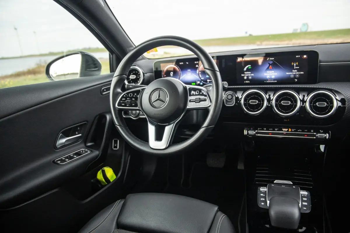 250 e Business Line AUTOMAAT / LEDER / CRUISE CONTROLE / CAMERA / CARPLAY
