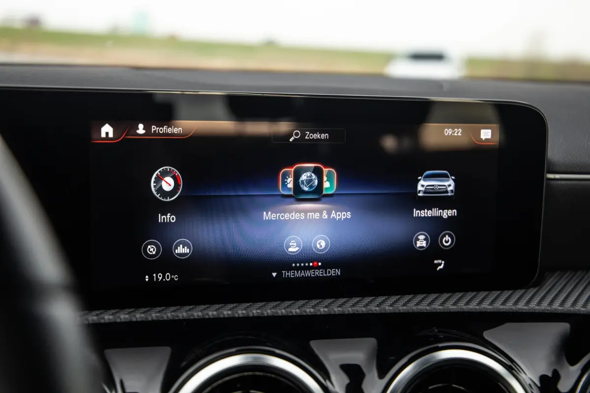 250 e Business Line AUTOMAAT / LEDER / CRUISE CONTROLE / CAMERA / CARPLAY