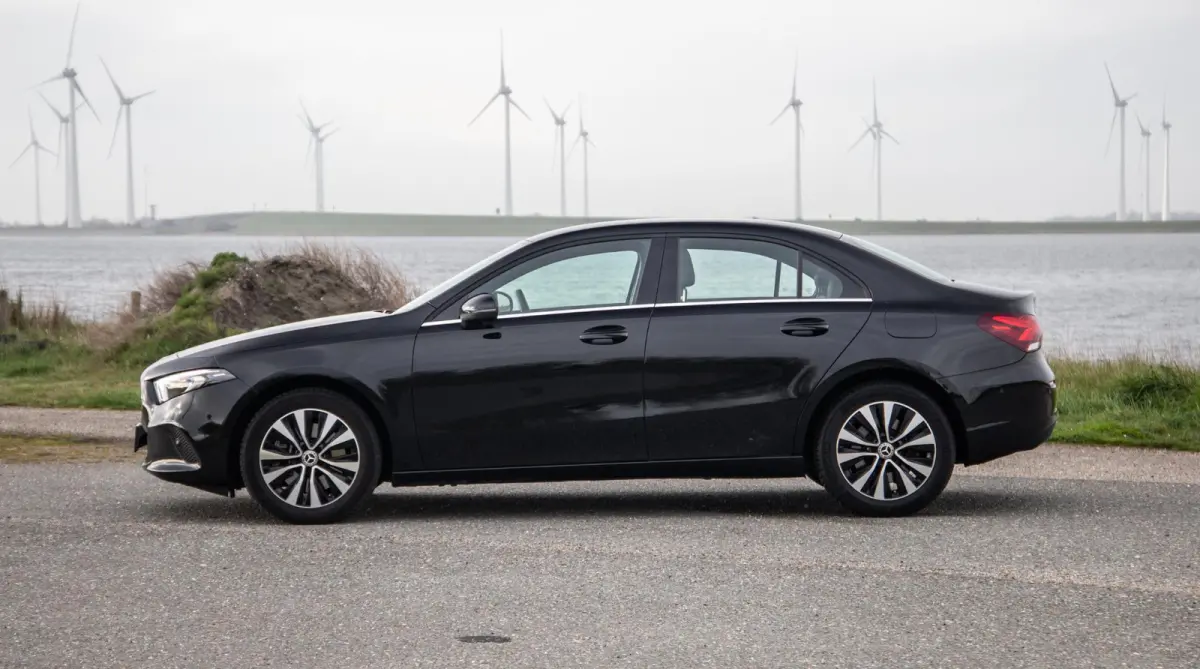 250 e Business Line AUTOMAAT / LEDER / CRUISE CONTROLE / CAMERA / CARPLAY