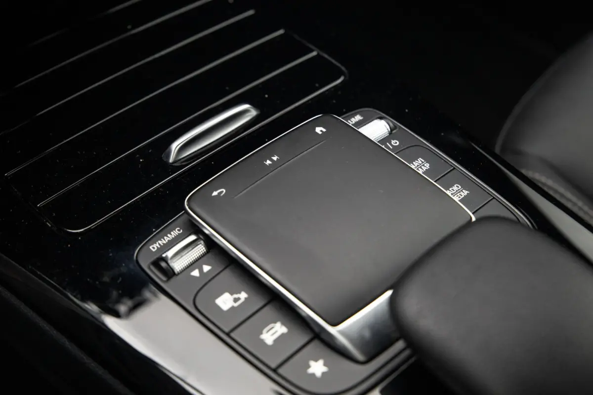 250 e Business Line AUTOMAAT / LEDER / CRUISE CONTROLE / CAMERA / CARPLAY