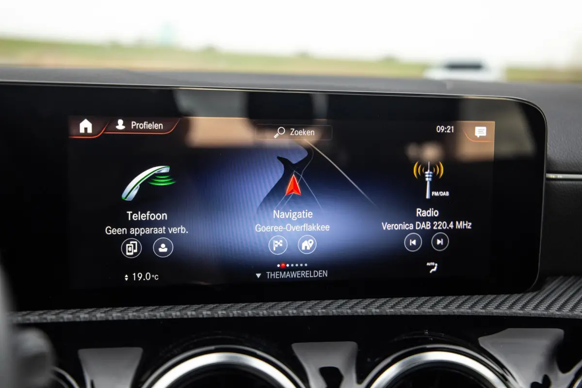 250 e Business Line AUTOMAAT / LEDER / CRUISE CONTROLE / CAMERA / CARPLAY