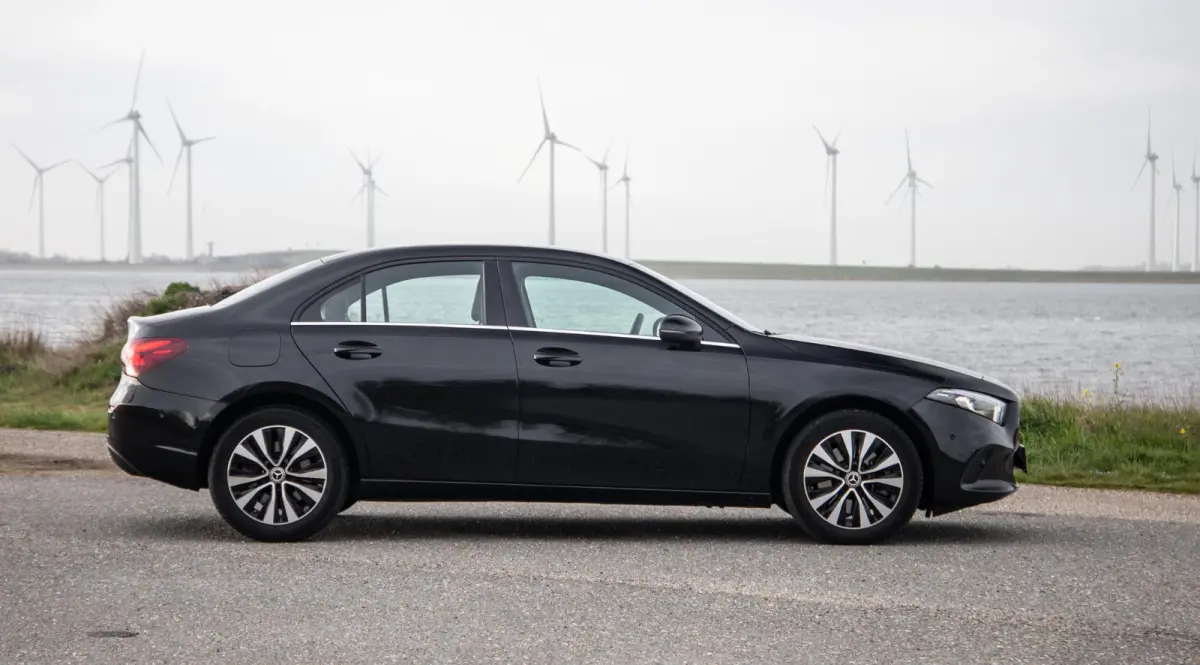 250 e Business Line AUTOMAAT / LEDER / CRUISE CONTROLE / CAMERA / CARPLAY