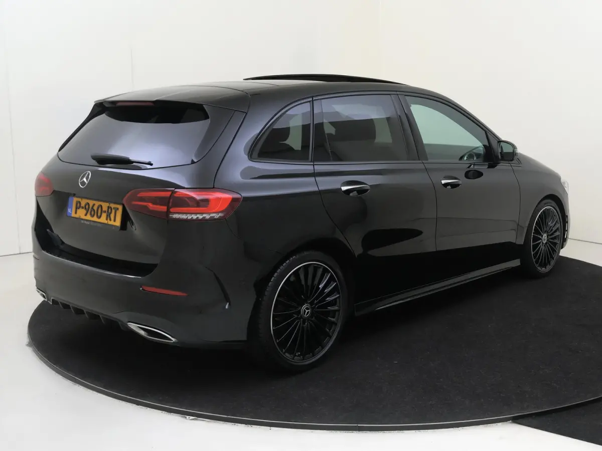 180 Business Solution AMG /Panoramadak /19 Inch /Nightpakket