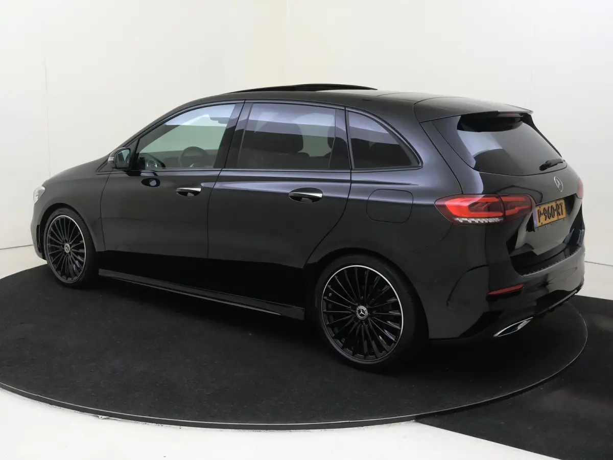 180 Business Solution AMG /Panoramadak /19 Inch /Nightpakket