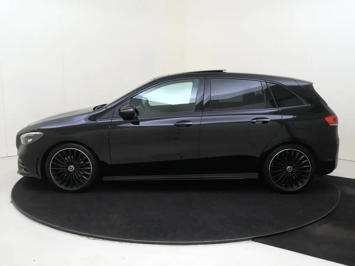 180 Business Solution AMG /Panoramadak /19 Inch /Nightpakket