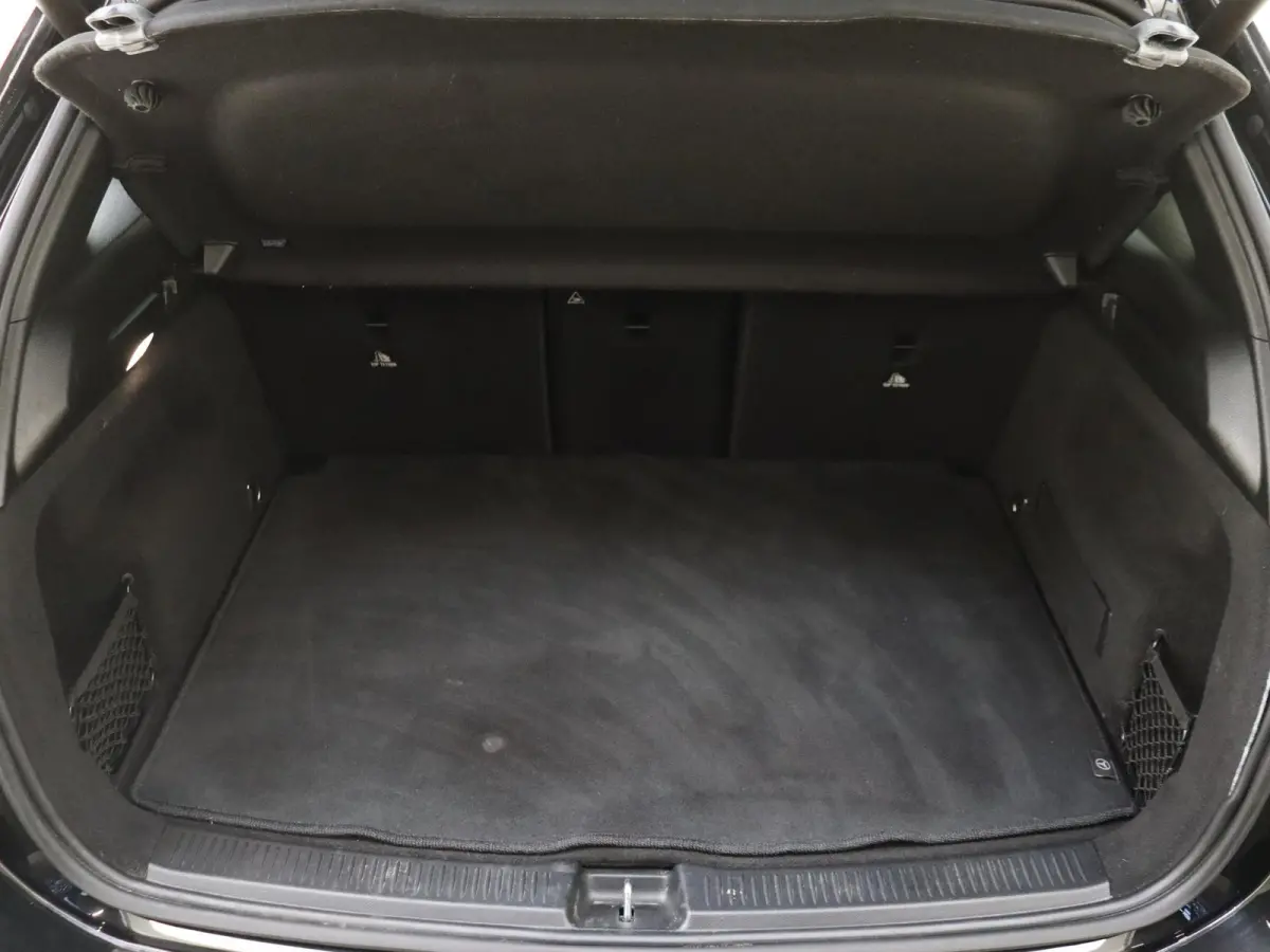 180 Business Solution AMG /Panoramadak /19 Inch /Nightpakket