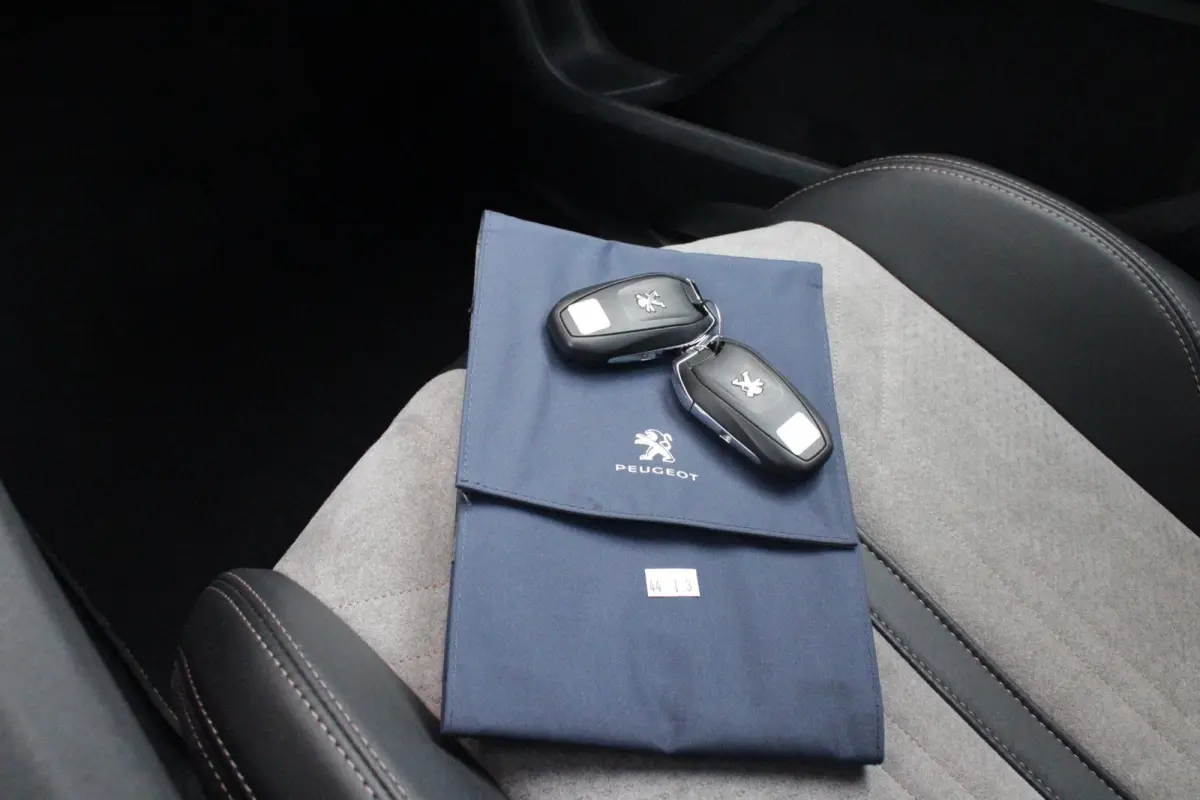 1.6 HYbrid4 300PK GT PACK BUSINESS | CAMERA VOOR + ACHTER | APPLE CARPLAY/ANDROID AUTO | ELEKTRISCH BEDIENBARE ACHTERKLEP | ADAPTIVE CRUISE CONTROL | 18" LICHTMETALEN VELGEN | FULL LED KOPLA