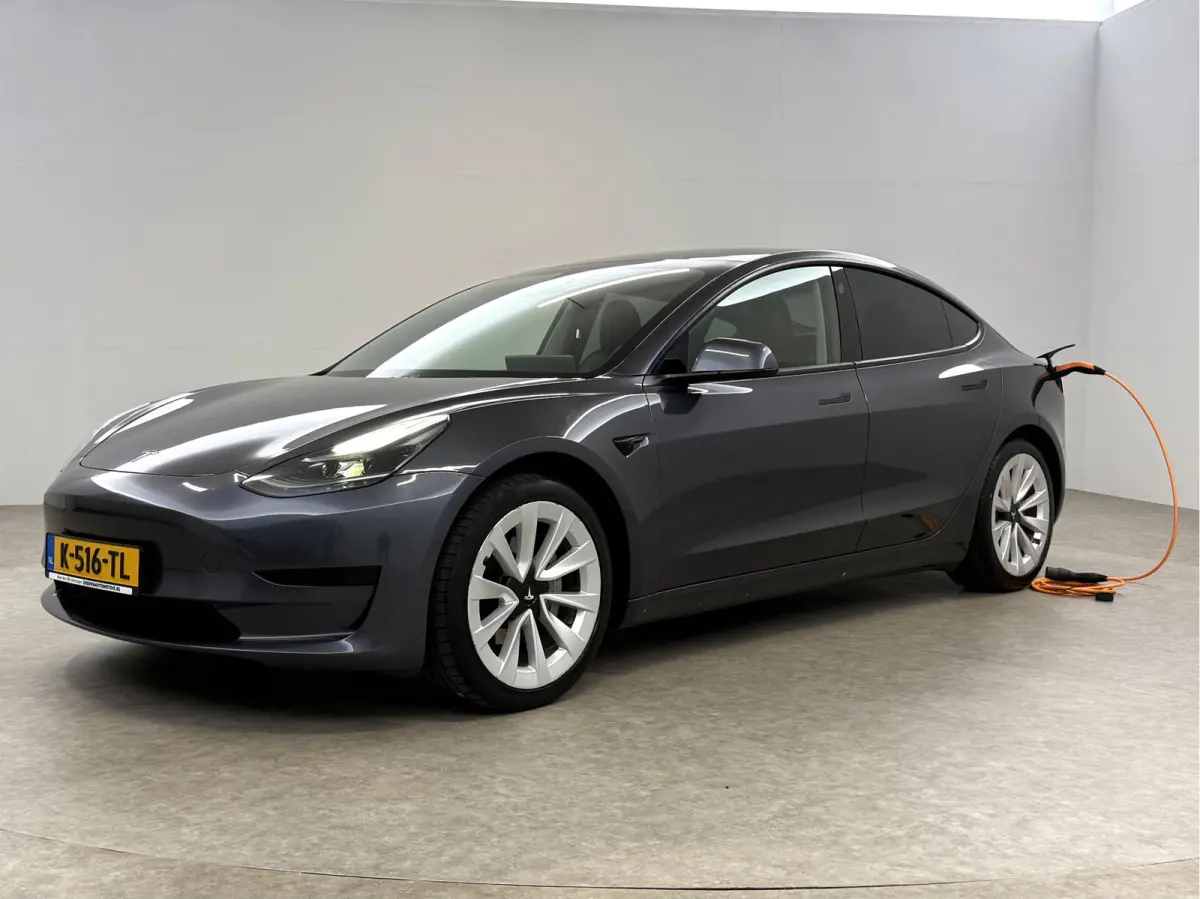 Standard RWD Plus 60 kWh | Autopilot | Snelladen | SOH 89% | Pano | Camera | Memory | Navi | Stoelverw.