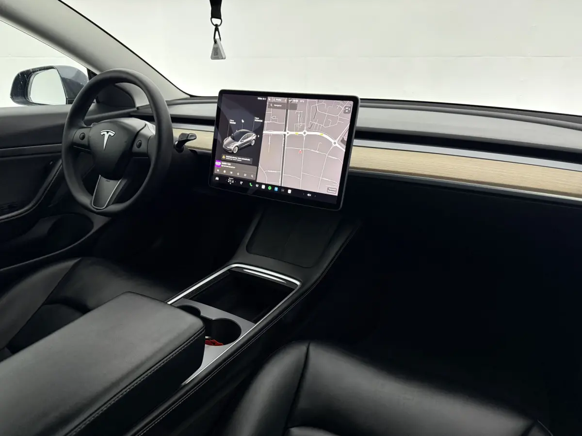 Standard RWD Plus 60 kWh | Autopilot | Snelladen | SOH 89% | Pano | Camera | Memory | Navi | Stoelverw.