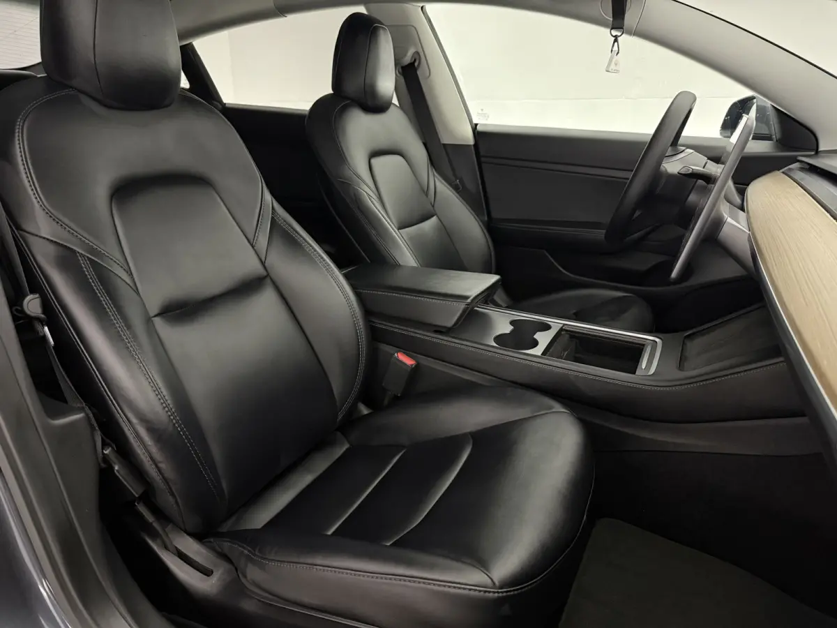 Standard RWD Plus 60 kWh | Autopilot | Snelladen | SOH 89% | Pano | Camera | Memory | Navi | Stoelverw.