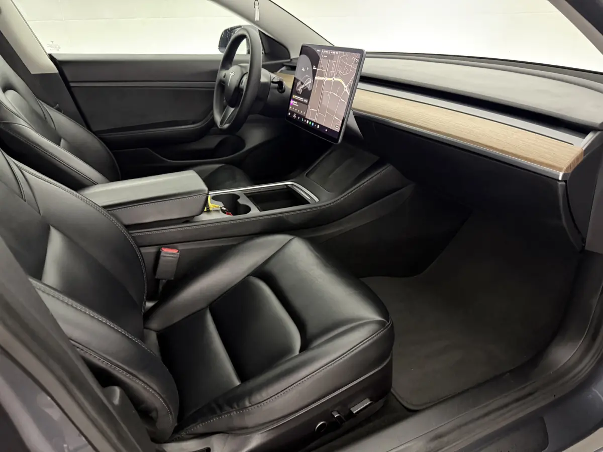 Standard RWD Plus 60 kWh | Autopilot | Snelladen | SOH 89% | Pano | Camera | Memory | Navi | Stoelverw.