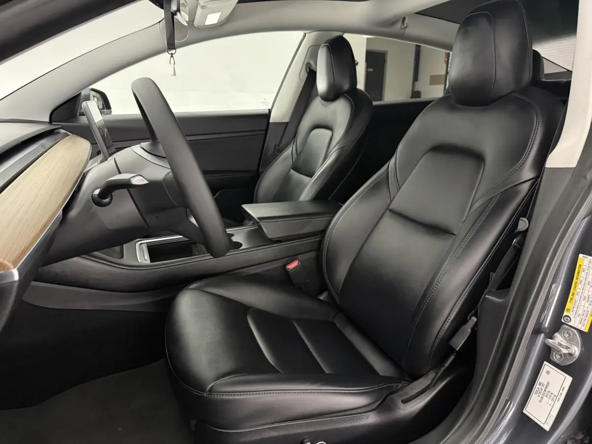 Standard RWD Plus 60 kWh | Autopilot | Snelladen | SOH 89% | Pano | Camera | Memory | Navi | Stoelverw.