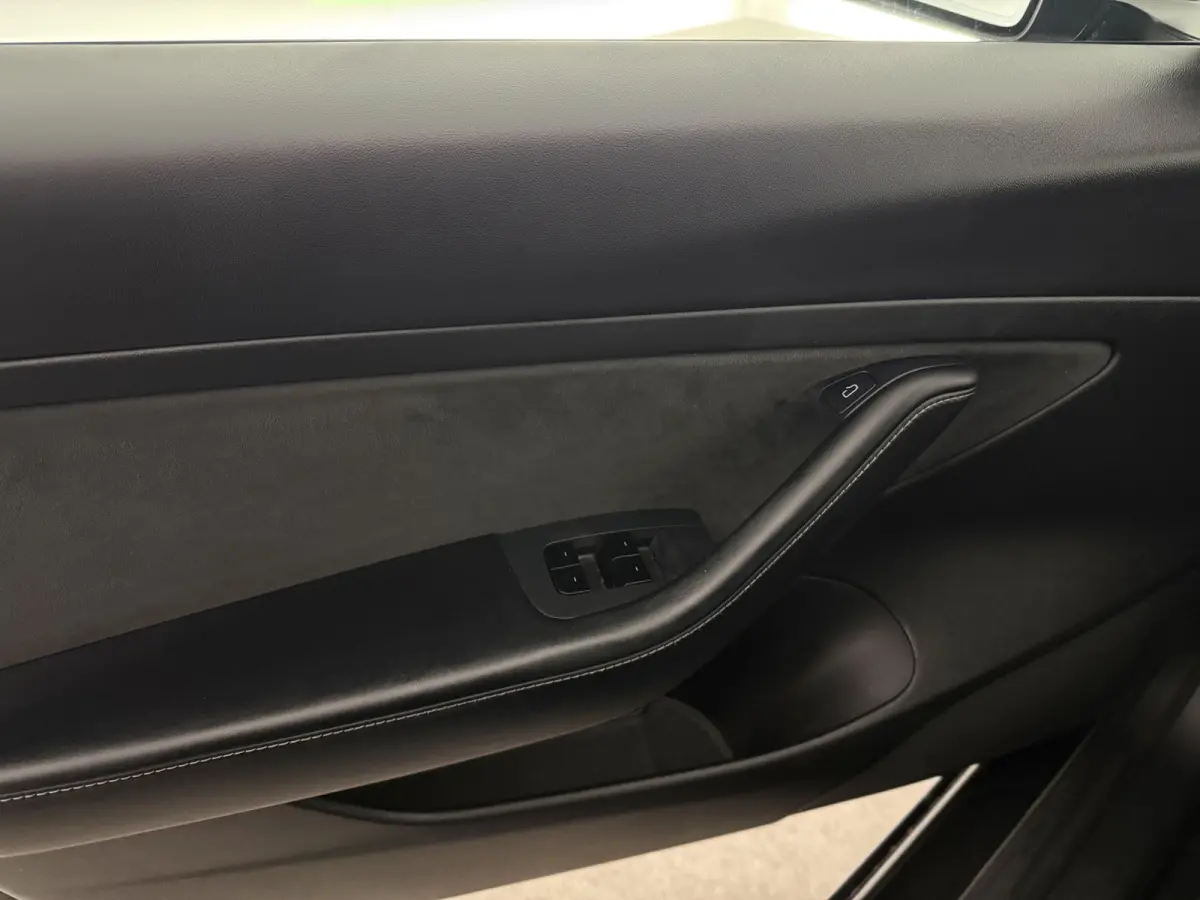 Standard RWD Plus 60 kWh | Autopilot | Snelladen | SOH 89% | Pano | Camera | Memory | Navi | Stoelverw.