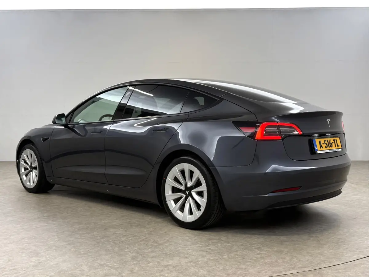 Standard RWD Plus 60 kWh | Autopilot | Snelladen | SOH 89% | Pano | Camera | Memory | Navi | Stoelverw.