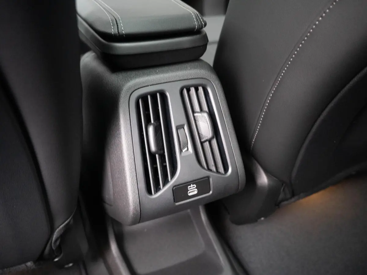 xDrive25e | M Sportpakket | Comfort Pack | Harman-Kardon | Stuurwielrand verwarmd | Comfort Access | Achteruitrijcamera | Panoramadak | Trekhaak