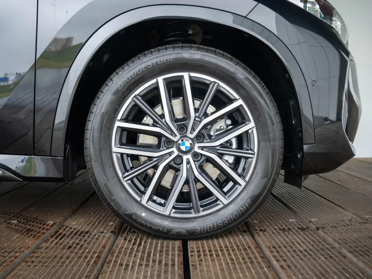 xDrive25e | M Sportpakket | Comfort Pack | Harman-Kardon | Stuurwielrand verwarmd | Comfort Access | Achteruitrijcamera | Panoramadak | Trekhaak