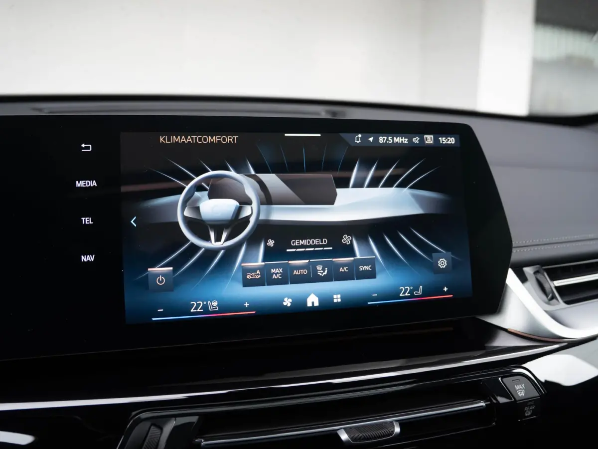 xDrive25e | M Sportpakket | Comfort Pack | Harman-Kardon | Stuurwielrand verwarmd | Comfort Access | Achteruitrijcamera | Panoramadak | Trekhaak