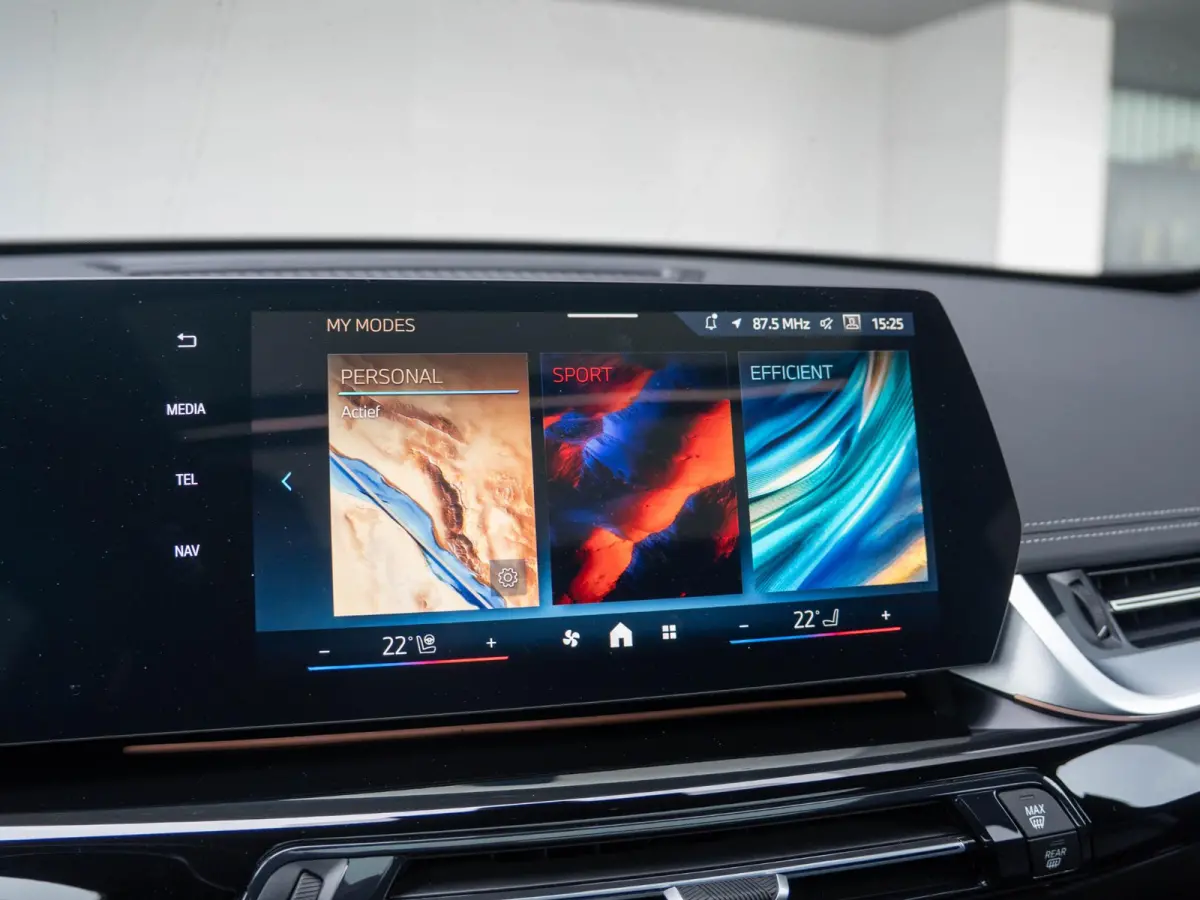xDrive25e | M Sportpakket | Comfort Pack | Harman-Kardon | Stuurwielrand verwarmd | Comfort Access | Achteruitrijcamera | Panoramadak | Trekhaak