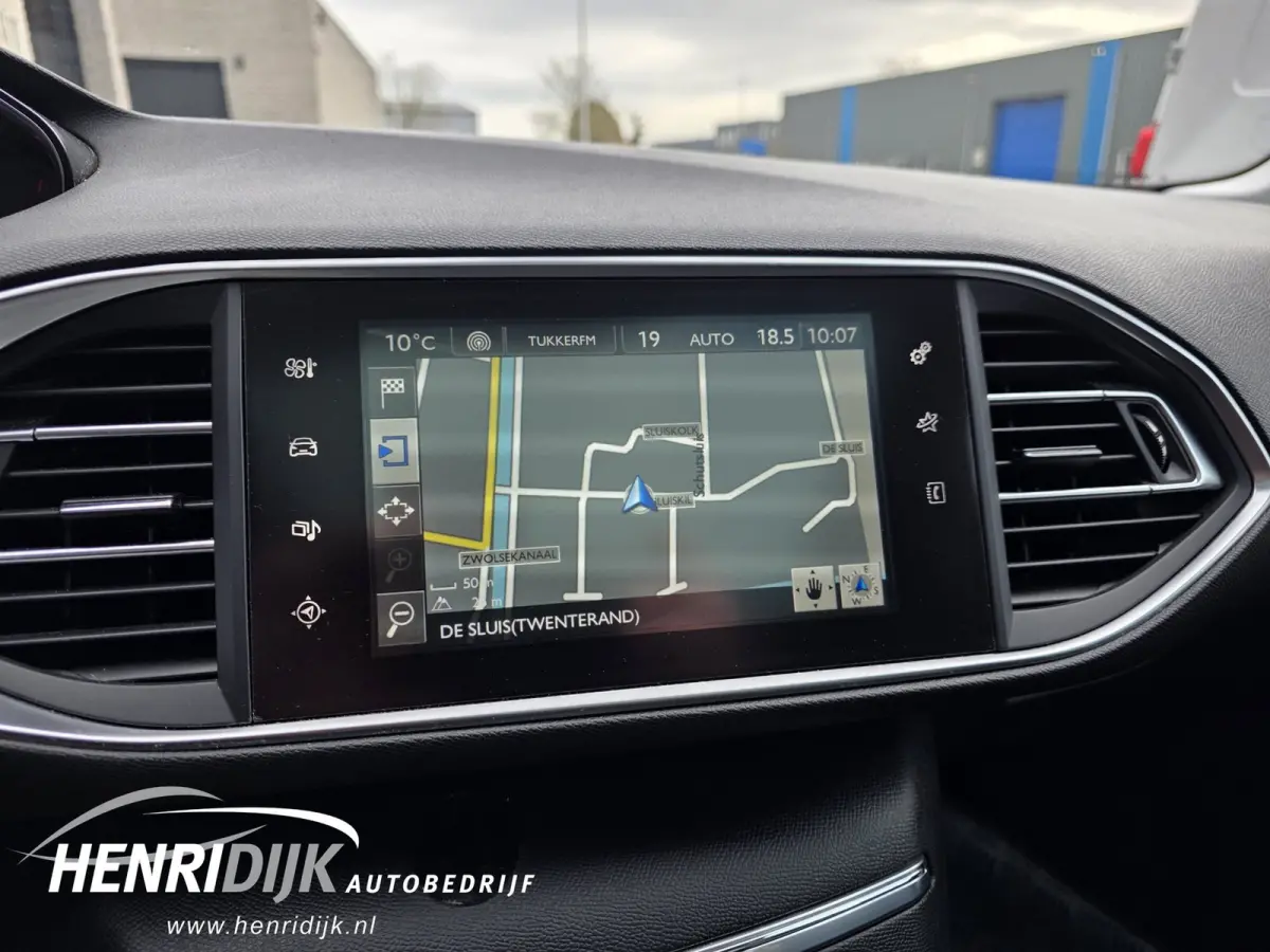 1.2 PureTech Blue Lease Premium Pano / Trekhaak / Clima / Cruise / Navi