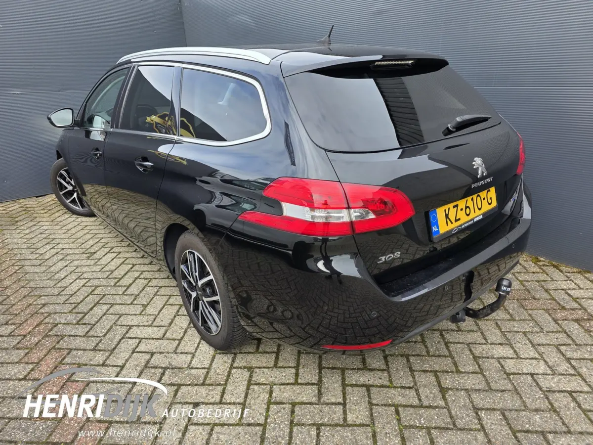 1.2 PureTech Blue Lease Premium Pano / Trekhaak / Clima / Cruise / Navi