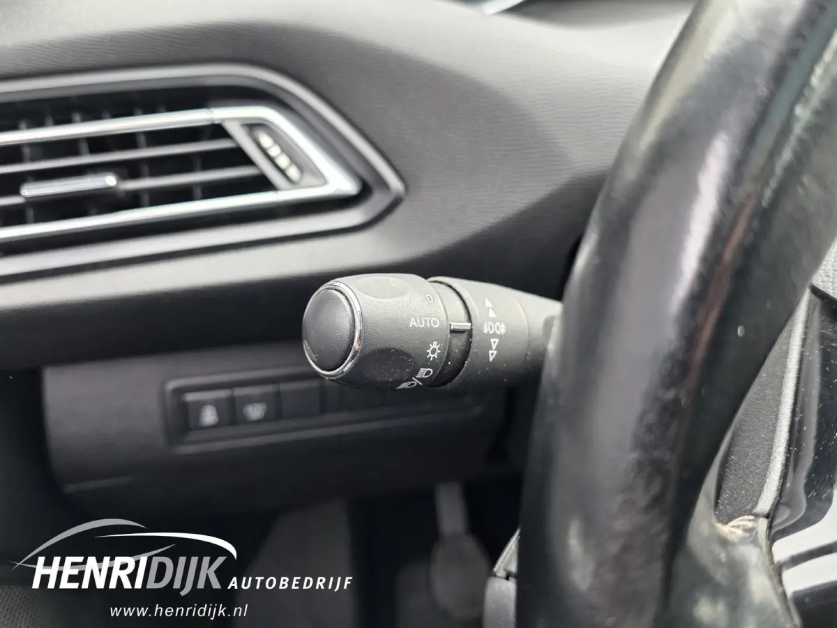 1.2 PureTech Blue Lease Premium Pano / Trekhaak / Clima / Cruise / Navi