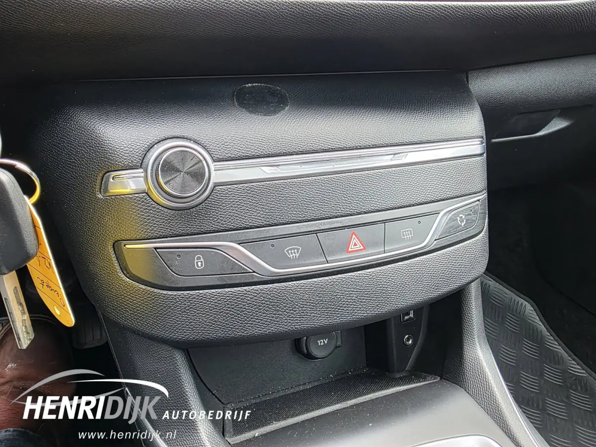 1.2 PureTech Blue Lease Premium Pano / Trekhaak / Clima / Cruise / Navi
