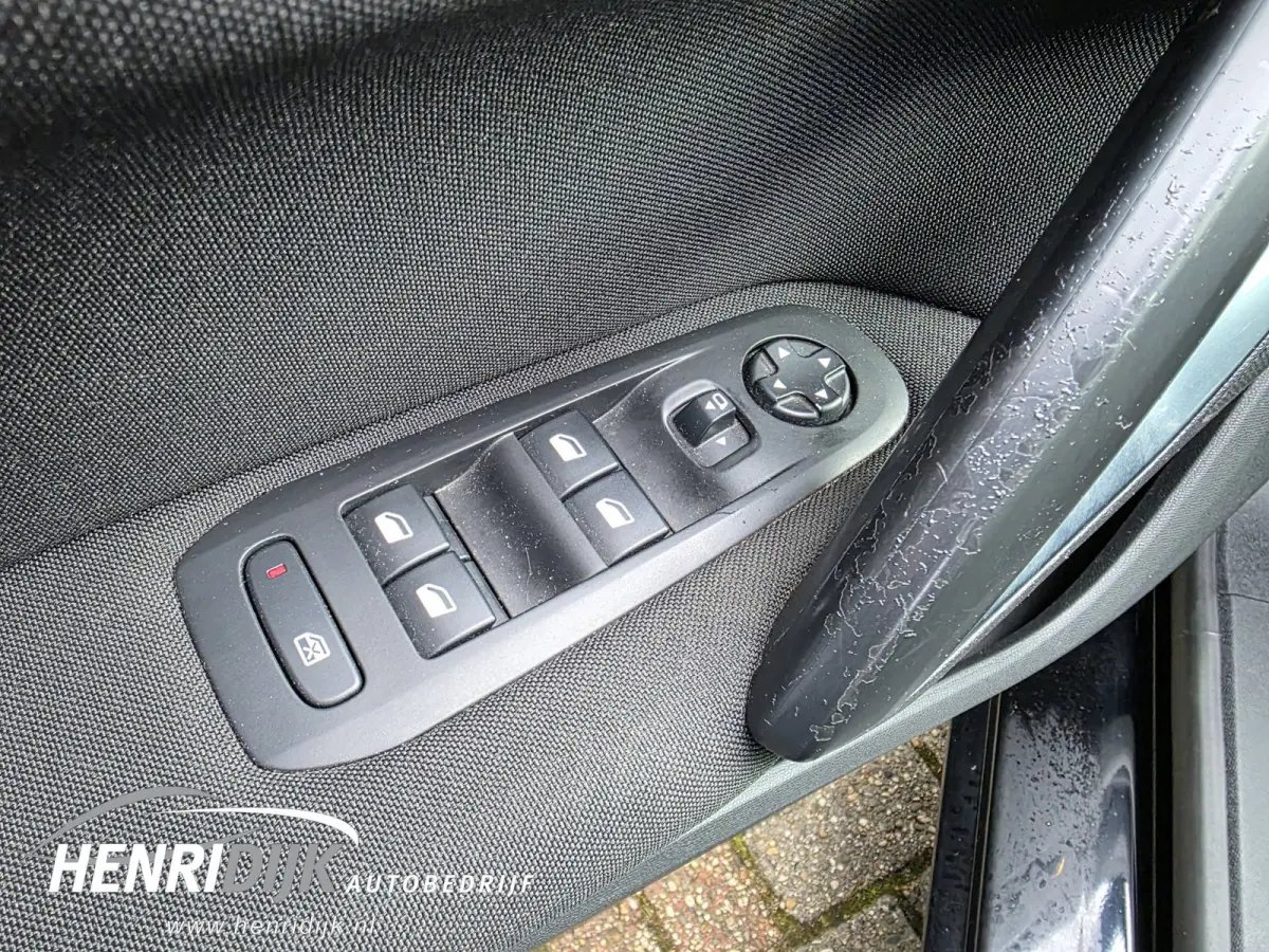 1.2 PureTech Blue Lease Premium Pano / Trekhaak / Clima / Cruise / Navi