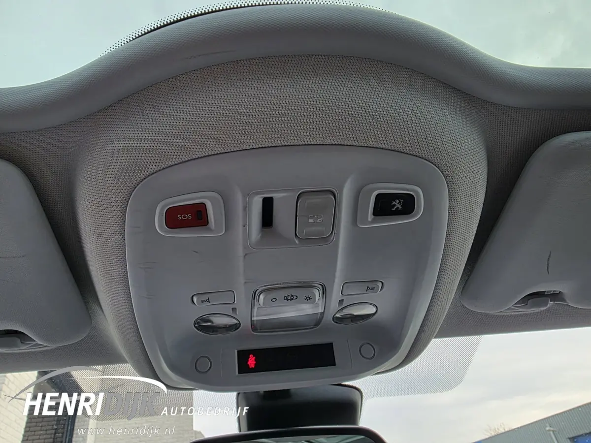 1.2 PureTech Blue Lease Premium Pano / Trekhaak / Clima / Cruise / Navi