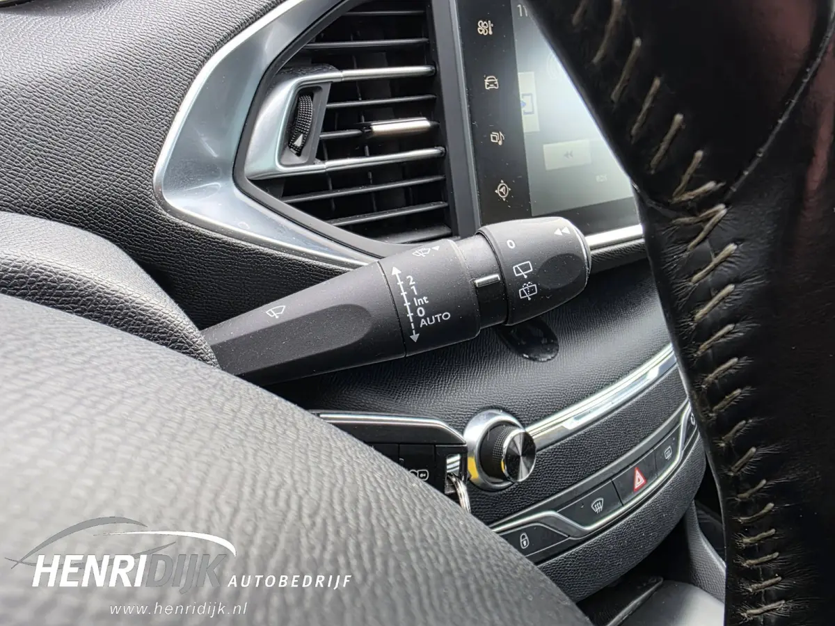 1.2 PureTech Blue Lease Premium Pano / Trekhaak / Clima / Cruise / Navi